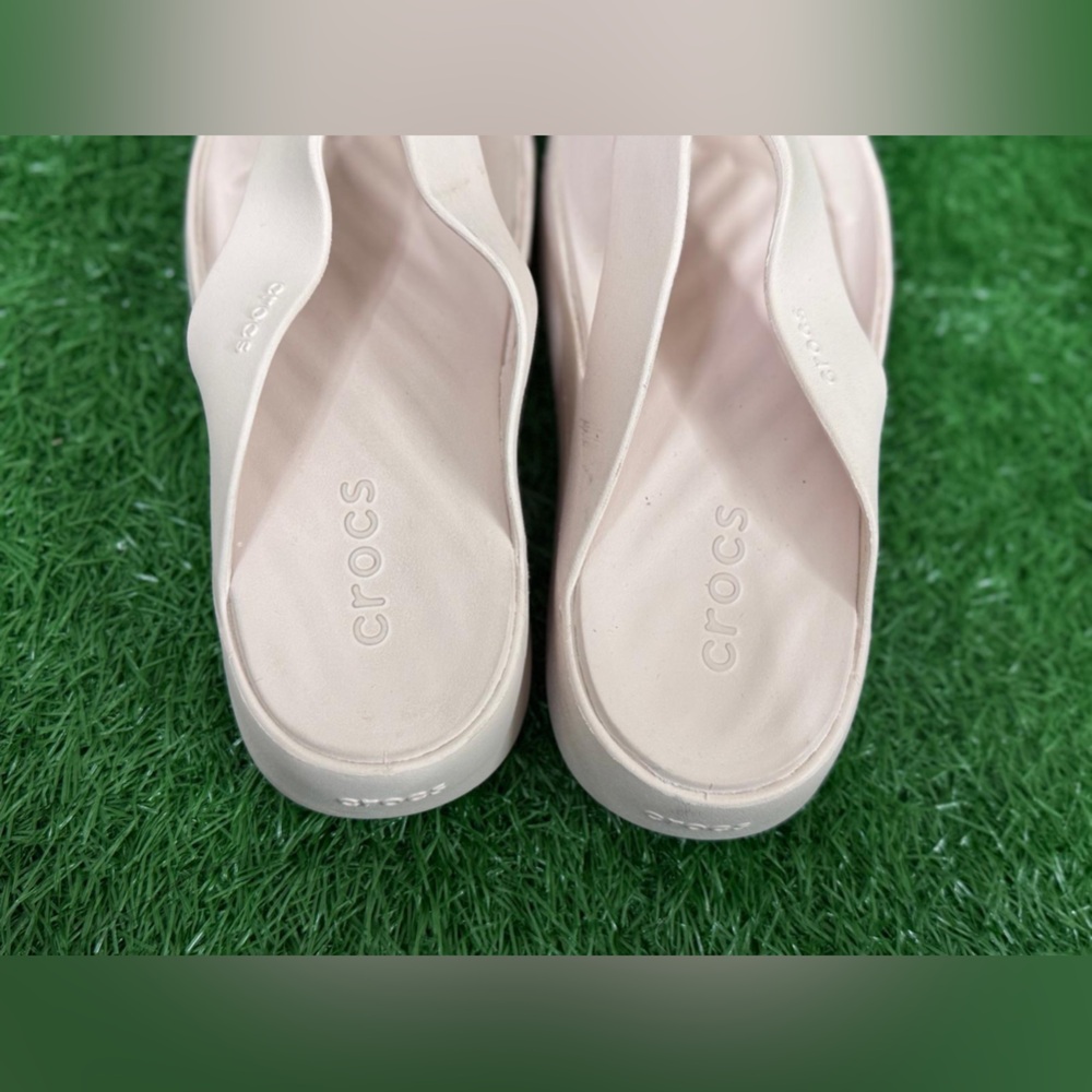 Crocs Women's White Mid-Platform Sandals Size 6 - Picture 5 of 8